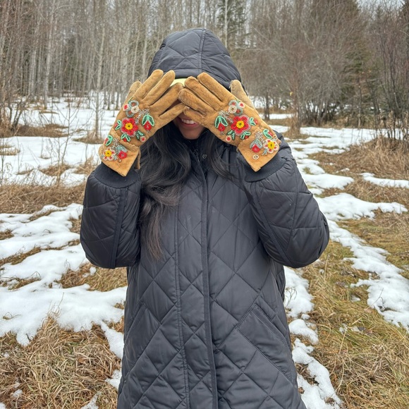 Meet your Posher, Audie - Picture 1 of 1